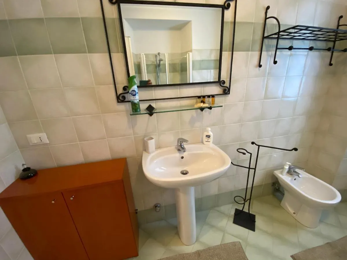 Bed&Breakfast Olistico Il Velo di Maya Ponte Nizza 0*,  Italia