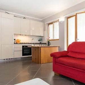  Appartamento Altido For 4 With Terrace In A Quiet Residential Area
